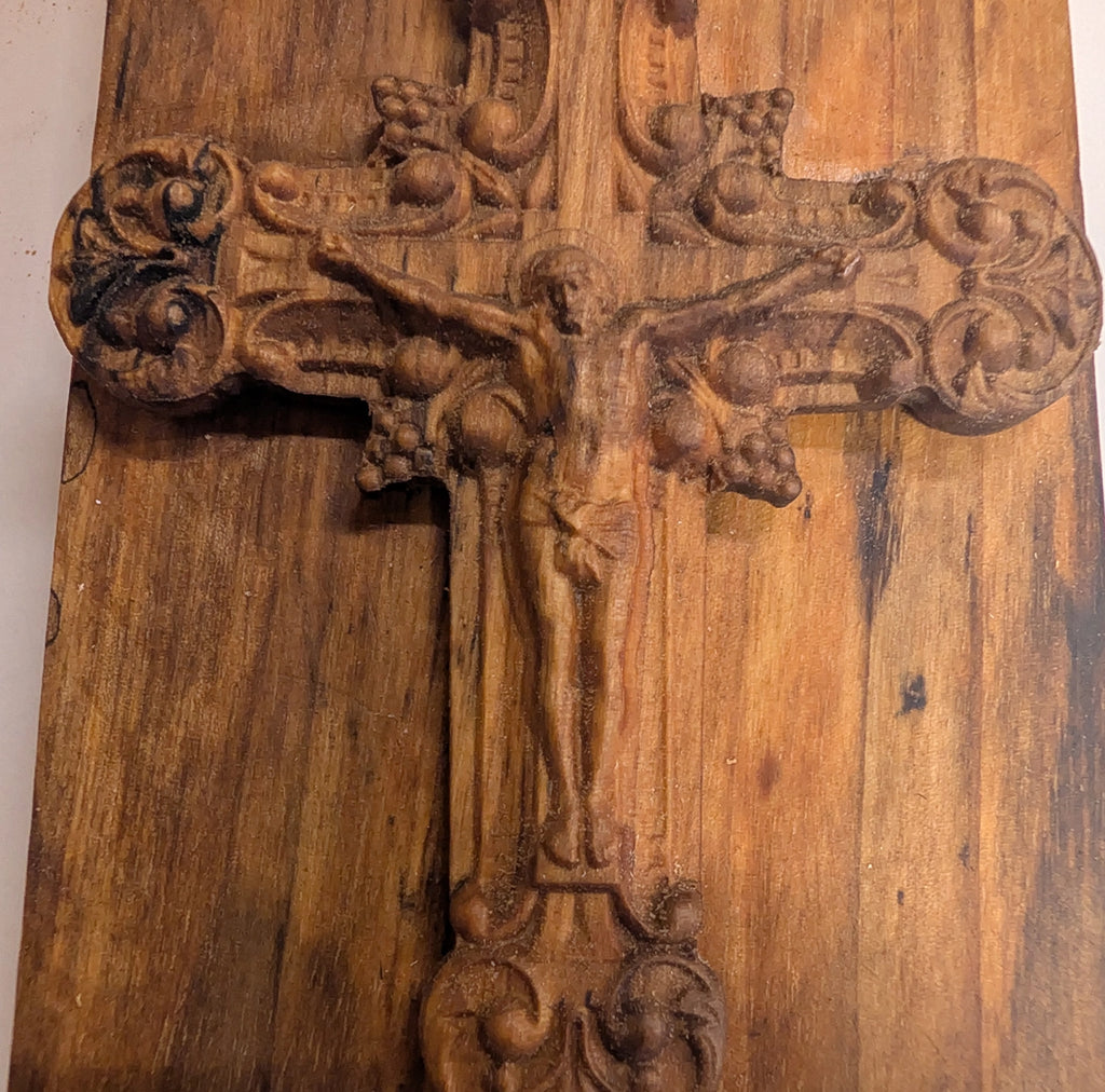Croix de Jésus Gravée CNC en Bois
