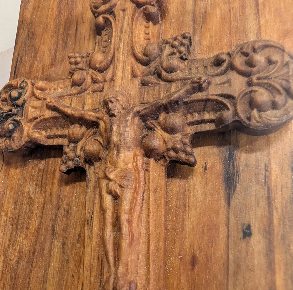 Croix de Jésus Gravée CNC en Bois