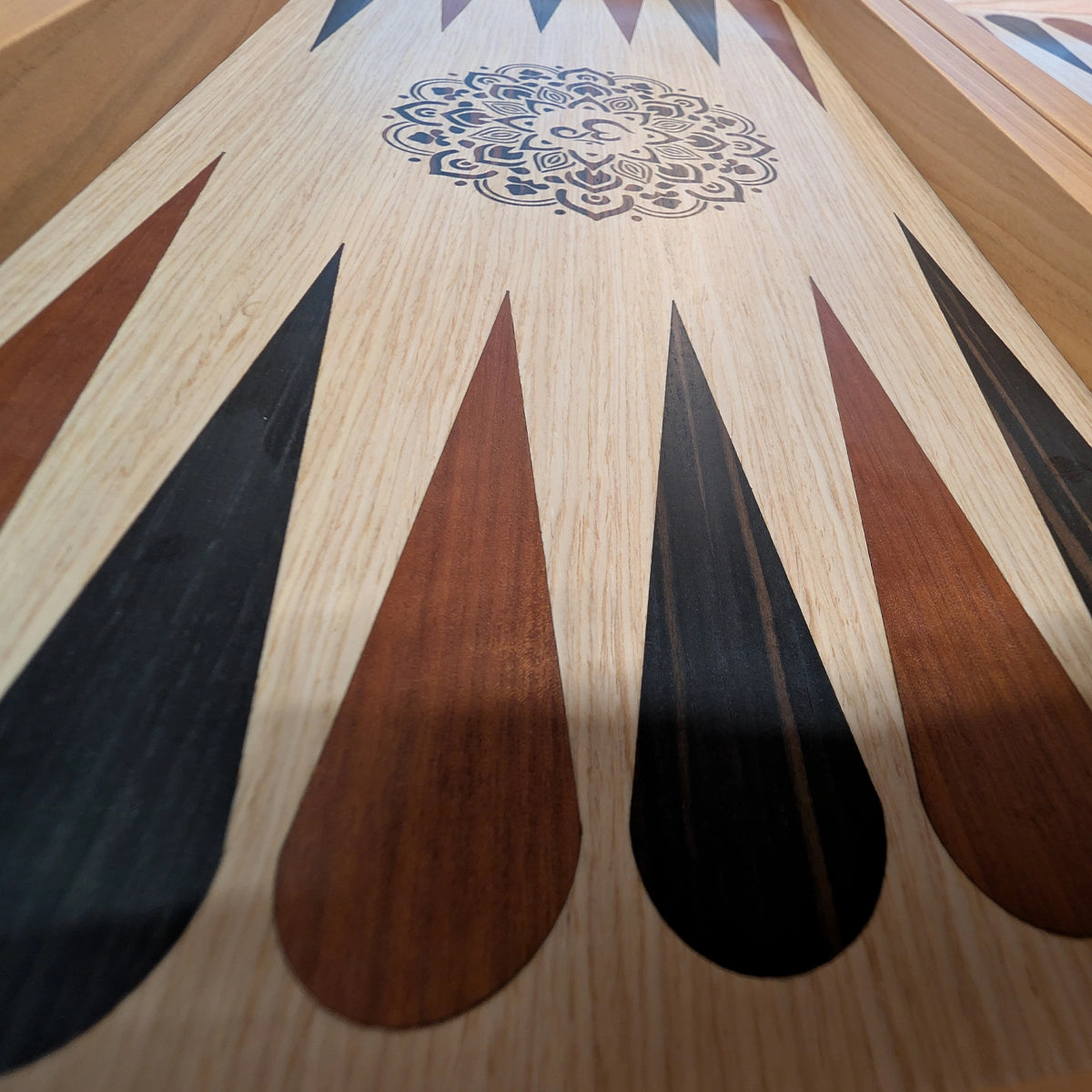 Plateau de Backgammon « Om » – Édition Limitée N°6/10